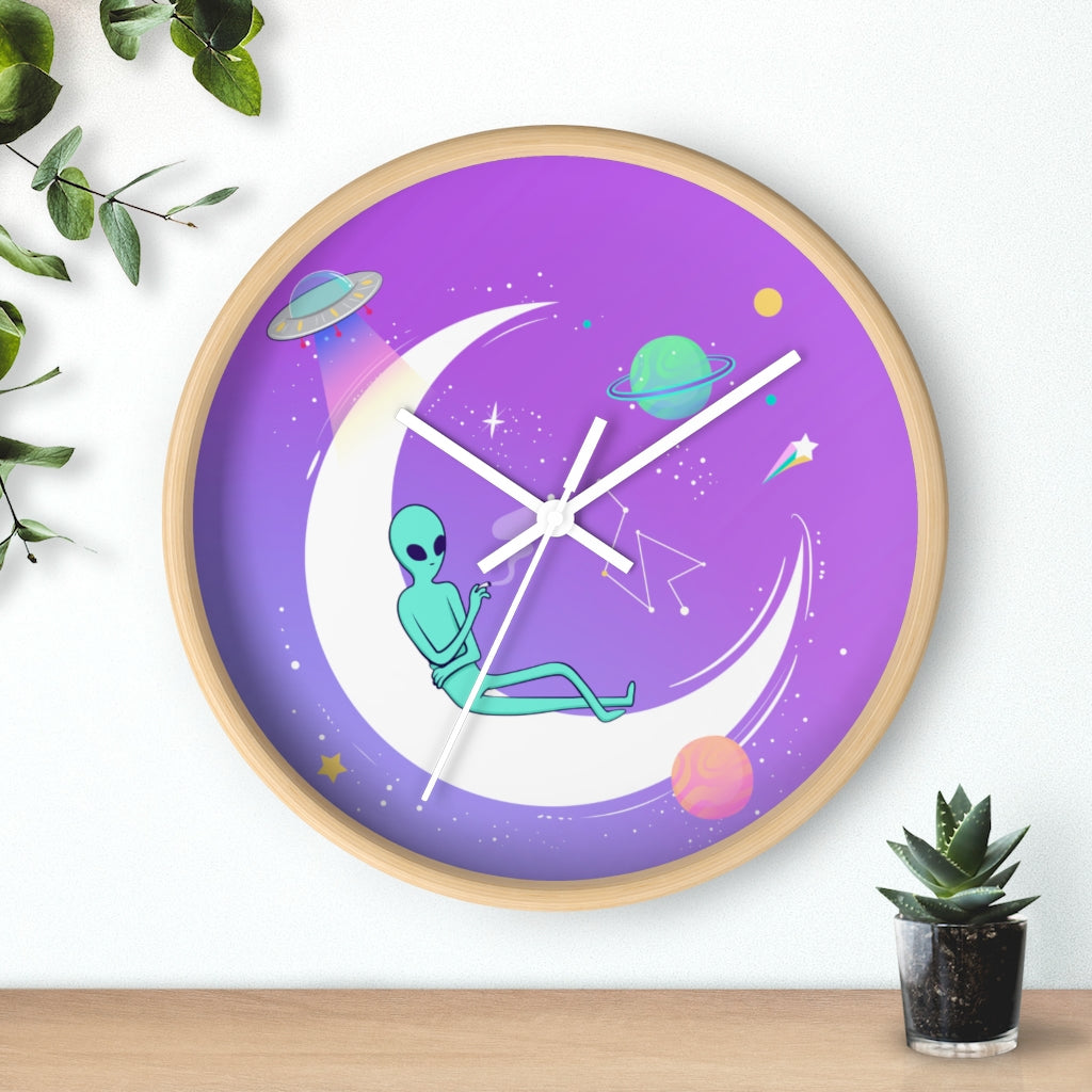 Alien Chilling Wall clock