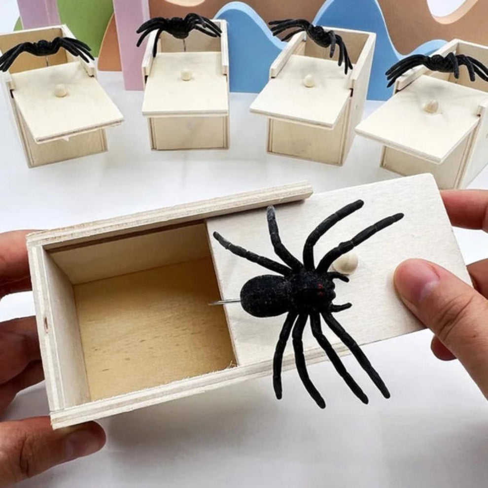 Scare Box With Spring Pop Up Spider Scare Prank Box – Onetify