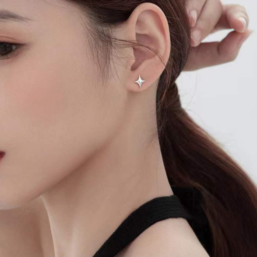 Womens Oval Link Bracelet With Heart Charm and Faux Pearl