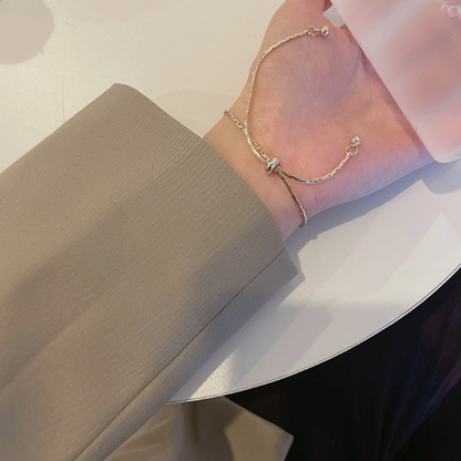 Womens Knot Style Bracelet With A Bar