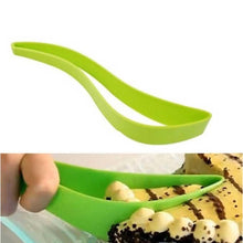 Load image into Gallery viewer, Silicone Cake and  Pie Slicer 2 pcs Set
